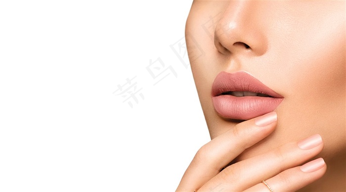 摸自己脸的美女