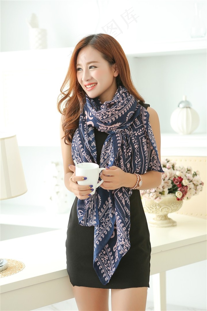 室内丝巾女模特精美图