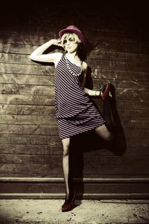 灰色调美女图片下载