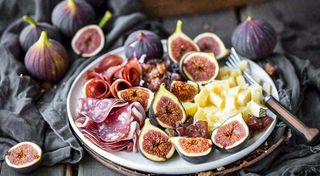 沙拉西餐美食水果鸡蛋牛肉餐具摄影