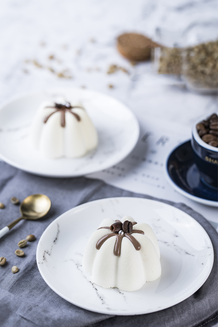 蛋糕店小蛋糕慕斯美食甜品图片