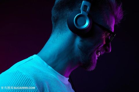 享受音乐的音乐人高清图片