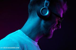 享受音乐的音乐人高清图片