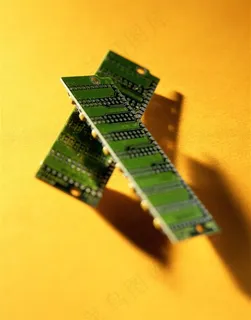 两块电子主板配件