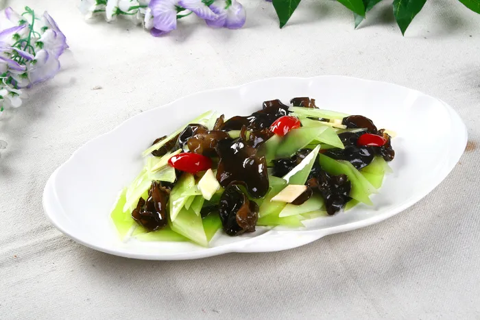 R01363青笋烩木耳