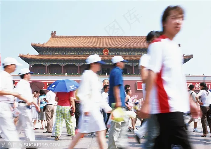 北京名胜-*前来往的人流