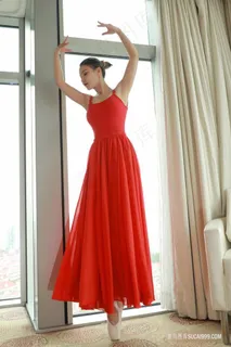 中国美女人大胆体艺术小壁虎美女跳舞图片