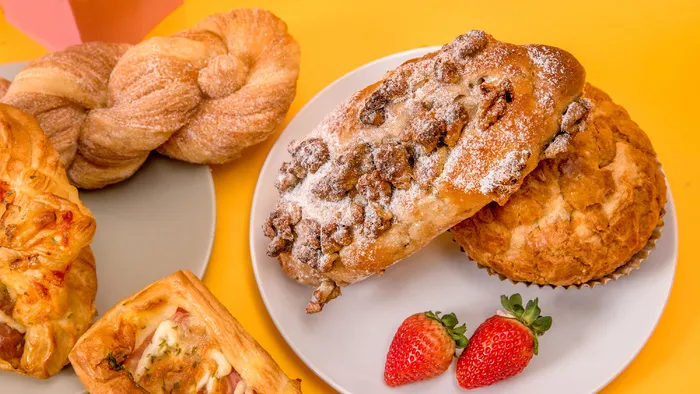 蛋糕店小蛋糕慕斯美食甜品图片