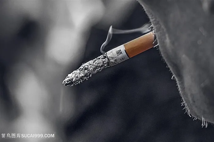 吸烟的人沉思