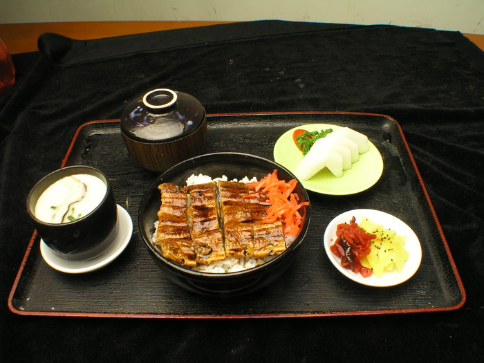  鳗鱼饭定食