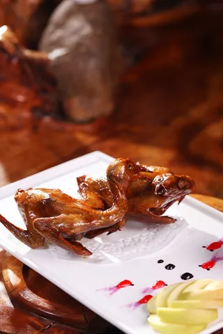 金牌吊烧乳鸽 (8)