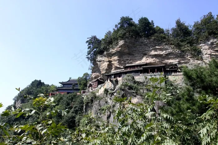 石壁上建筑的庙宇