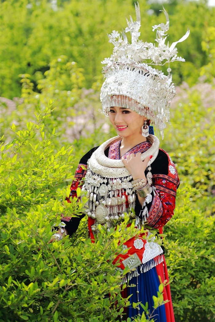 苗族姑娘清纯美女高清图