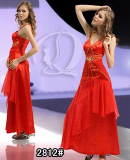 红色长款礼服