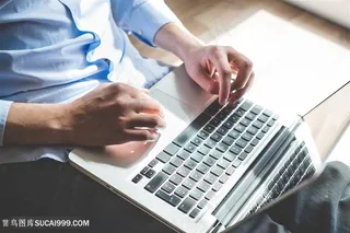 笔记本打字的人物高清图片