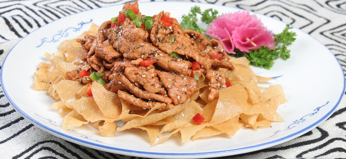 脆饼牛柳28元