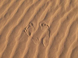 沙滩脚印背景素材