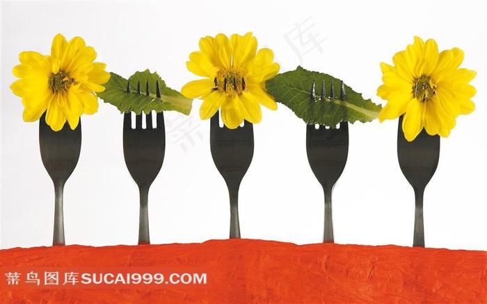 刀叉插黄色菊花素材