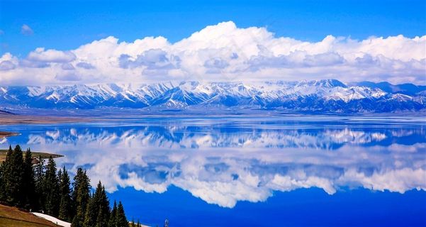 蓝蓝的天空白云