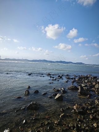 退潮赶海的海边