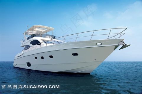 海上白色游艇图片