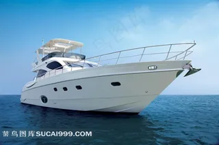 海上白色游艇图片