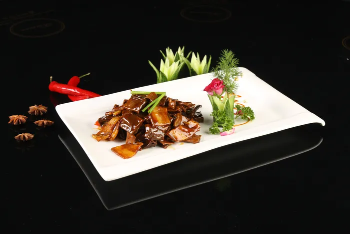 烟笋五花肉餐饮快餐盖浇饭产品成品高清大图黑底长盘