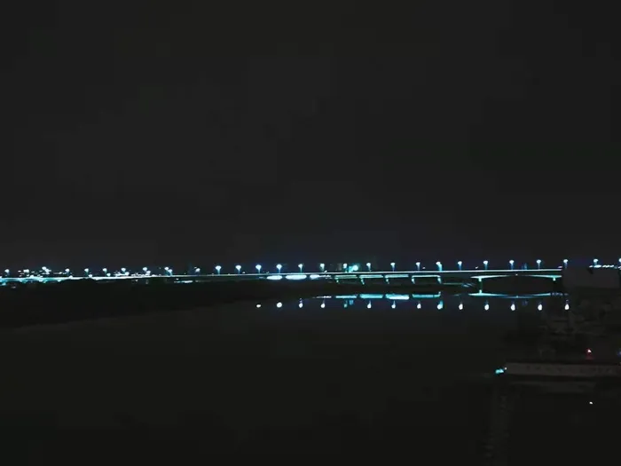 乱拍的夜景