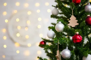 圣诞节圣诞树装饰挂件金色白色银色黄色圣诞球特写近景(34)