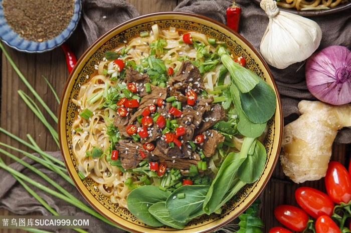 香辣麻辣青菜牛肉面