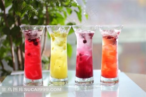 夏日消暑餐厅冰镇水果鸡尾酒冷饮静物