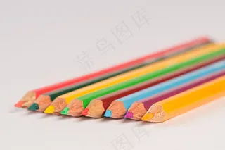 儿童彩色铅笔图片