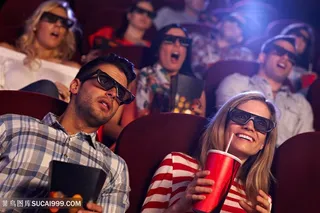 戴3d眼镜的情侣