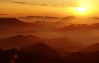 黄山晨曦云海摄影图片