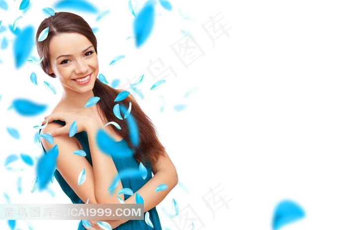 蓝色花瓣优雅美女图片