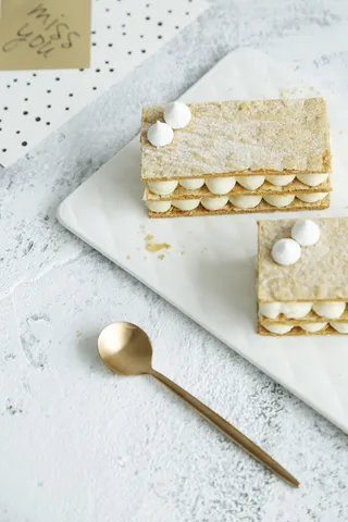 蛋糕店小蛋糕慕斯美食甜品图片