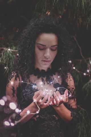 中长发泡面卷卷发发型图片