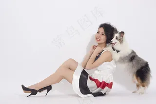 美女与爱宠图片下载