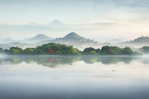 昏云拢青峰 昏云拢青峰