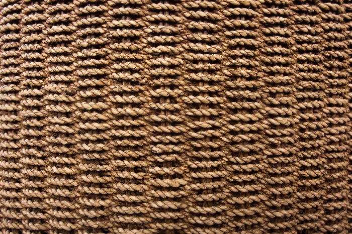 棕褐色麻绳编织物高清摄影图片