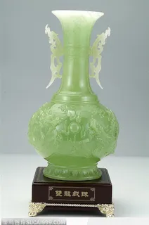 传统工艺品-双龙戏珠花纹玉花瓶 传统工艺品-双龙戏珠花纹玉花瓶