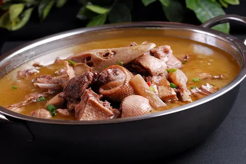 火锅麻辣烫锅底川菜汤锅-酸萝卜老鸭汤