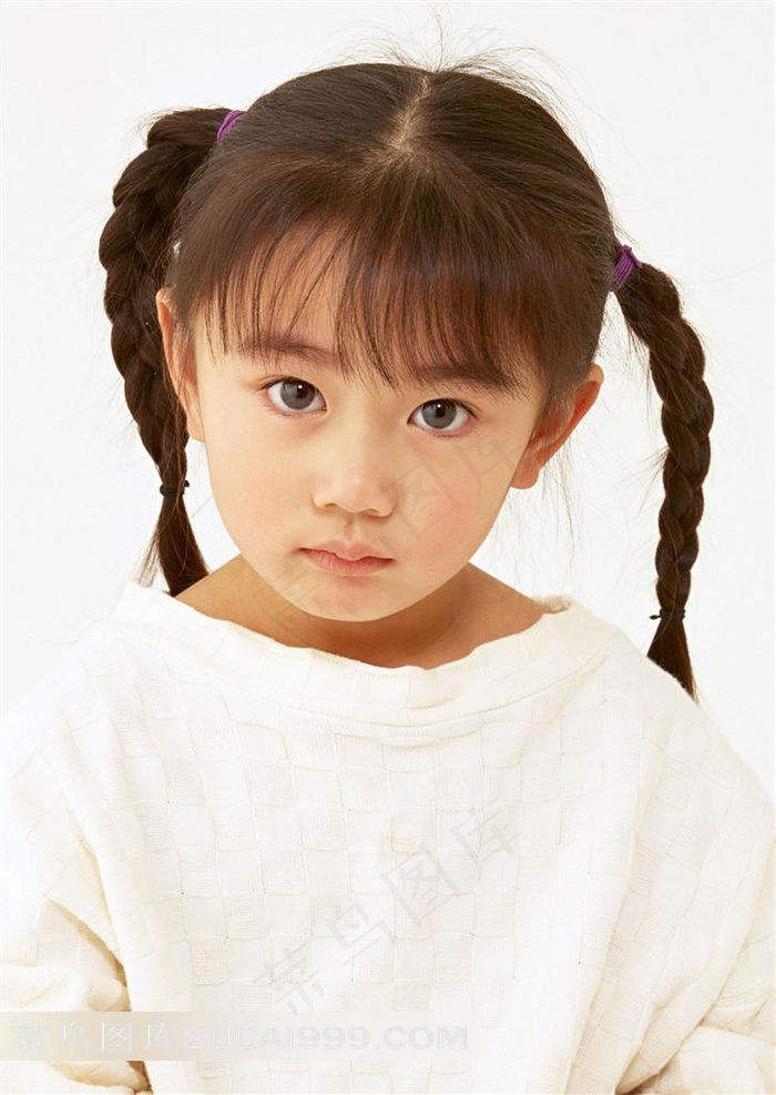 扎辫子的可爱女孩素材