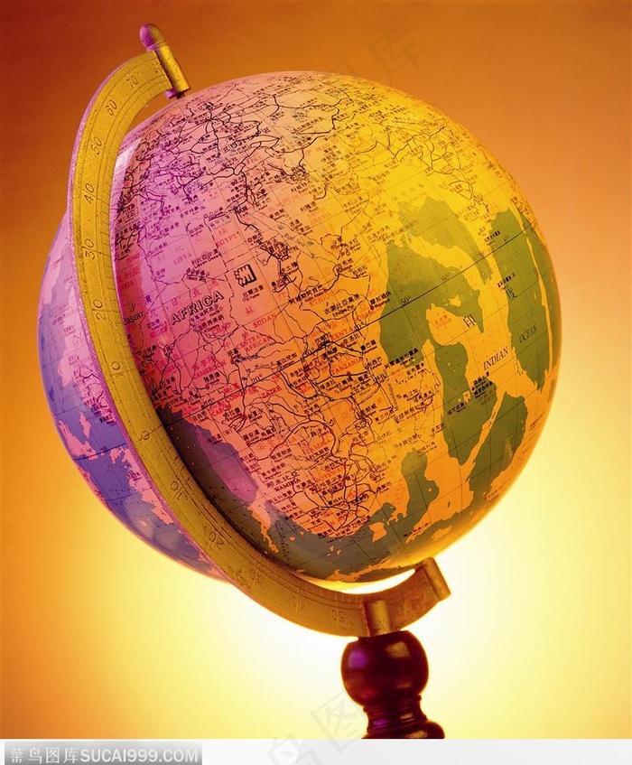 彩色灯光下的简易地球仪