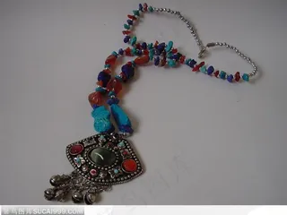 传统工艺漂亮的银质吊坠