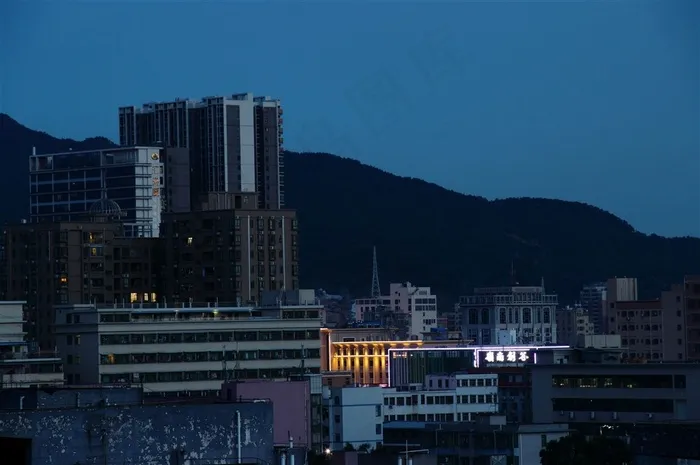 黄昏城市建筑