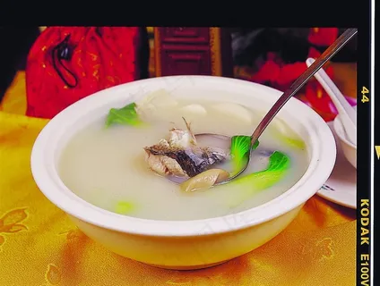 鲫鱼豆腐汤美食图片 鲫鱼豆腐汤美食图片