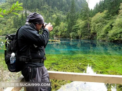 湖边拍摄的人 湖边拍摄的人