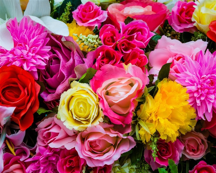 一束漂亮的粉色系鲜花