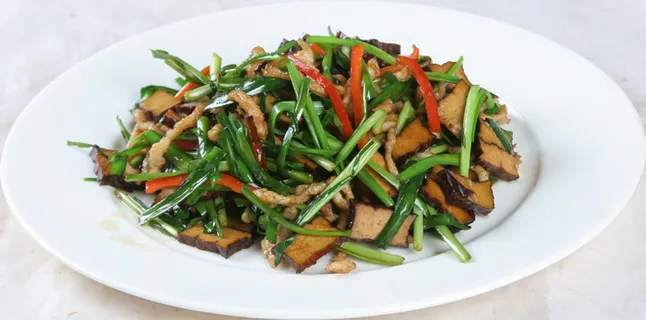 韭菜香根炒肉丝